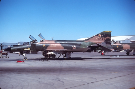 https://www.angelfire.com/dc/jinxx1/Phantoms/F-4E_68-0373__57th_TTW___Nellis__Aug_80___1a.jpg