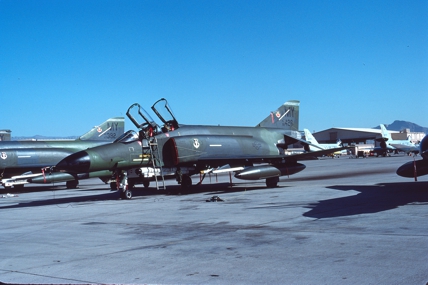 https://www.angelfire.com/dc/jinxx1/Phantoms/F-4E_68-0426__347th_TFW___Nellis__Aug_83___1a.jpg