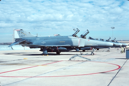 https://www.angelfire.com/dc/jinxx1/Phantoms/F-4E_68-0427__457th_TFS___Carswell__Sep_91___1a.jpg