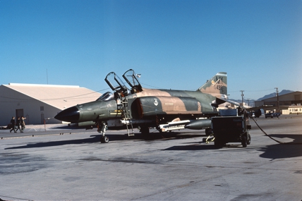 https://www.angelfire.com/dc/jinxx1/Phantoms/F-4E_68-0498__347th_TFW___Nellis__Aug_83___1a.jpg