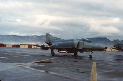 https://www.angelfire.com/dc/jinxx1/Phantoms/F-4E_72-0142__704th_TFS___ELP__Jun_91___1a.jpg