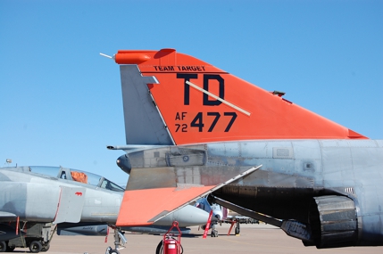 https://www.angelfire.com/dc/jinxx1/Phantoms/F-4E_72-1477__82th_ATS___Holloman__Dec_07___2a.jpg