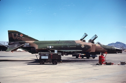 https://www.angelfire.com/dc/jinxx1/Phantoms/F-4E_74-0647__57th_FWW___Nellis__Jul_80___1a.jpg