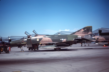 https://www.angelfire.com/dc/jinxx1/Phantoms/F-4E_74-0658__57th_FWW___Nellis__Jul_80___1a.jpg
