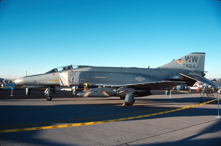 https://www.angelfire.com/dc/jinxx1/Phantoms/F-4E_74-0664__37th_TFW___Biggs__Nov_89___1a.jpg
