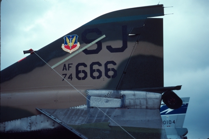 https://www.angelfire.com/dc/jinxx1/Phantoms/F-4E_74-0666__4th_TFW___Ellington__May_83___2a.jpg
