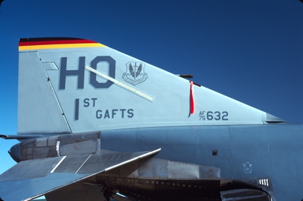 https://www.angelfire.com/dc/jinxx1/Phantoms/F-4E_75-0632__49th_TFW___Biggs__Oct_92___4a.jpg