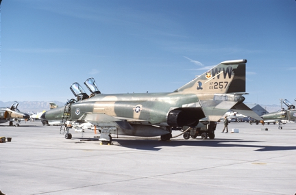 https://www.angelfire.com/dc/jinxx1/Phantoms/F-4G_69-0257__35th_TFW___Nellis__Nov_80___1a.jpg