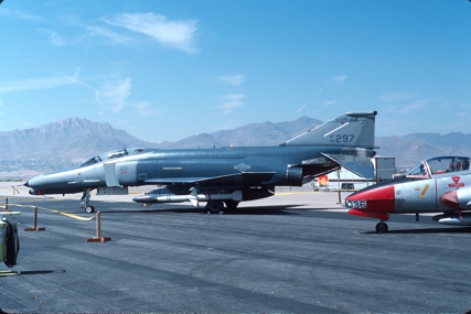https://www.angelfire.com/dc/jinxx1/Phantoms/F-4G_69-7297__190th_TFS___Biggs__Oct_94___1a.jpg