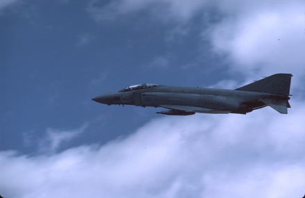 https://www.angelfire.com/dc/jinxx1/Phantoms/F-4S_155874__VMFA-112___ELP__May_87___1a.jpg