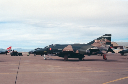https://www.angelfire.com/dc/jinxx1/Phantoms/QF-4E_72-1485__53rd_WEG___Holloman__Oct_04___1a.jpg