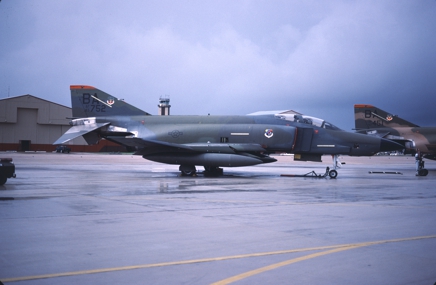 https://www.angelfire.com/dc/jinxx1/Phantoms/RF-4C_63-7752__67th_TRW___Bergstrom__Nov_83__1a.jpg