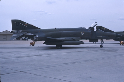 https://www.angelfire.com/dc/jinxx1/Phantoms/RF-4C_63-7753__67th_TRW___Bergstrom__Nov_83__1a.jpg