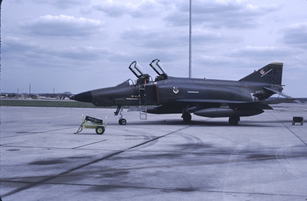 https://www.angelfire.com/dc/jinxx1/Phantoms/RF-4C_63-7754__67th_TRW___Bergstrom__Apr_85__1a.jpg