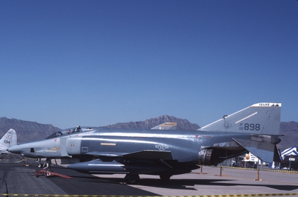 https://www.angelfire.com/dc/jinxx1/Phantoms/RF-4C_65-0898__190th_TRS___Biggs__Oct_92___1a.jpg
