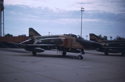 https://www.angelfire.com/dc/jinxx1/Phantoms/RF-4C_65-0911__173rd_TRS___Lincoln__Jun_81___2a.jpg