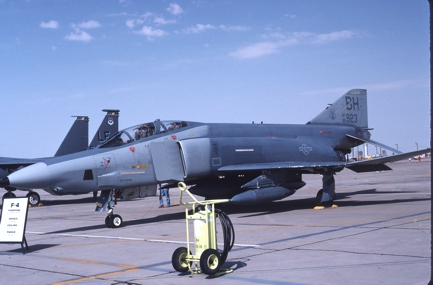 https://www.angelfire.com/dc/jinxx1/Phantoms/RF-4C_65-0923__106th_TRS___D-M__Oct_93___1a.jpg