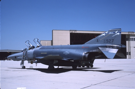 https://www.angelfire.com/dc/jinxx1/Phantoms/RF-4C_65-0927__196th_TRS___March__Aug_90___2a.jpg