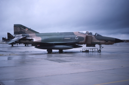 https://www.angelfire.com/dc/jinxx1/Phantoms/RF-4C_65-0927__67th_TRW___Bergstrom__Feb_83___1a.jpg