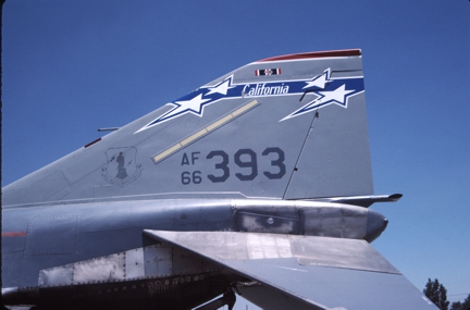 https://www.angelfire.com/dc/jinxx1/Phantoms/RF-4C_66-0393__196th_TRS___March__Aug_90___2a.jpg