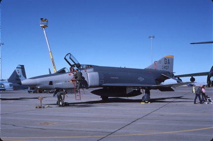 https://www.angelfire.com/dc/jinxx1/Phantoms/RF-4C_66-0407__67th_TRW___Holloman__Mar_89___1a.jpg