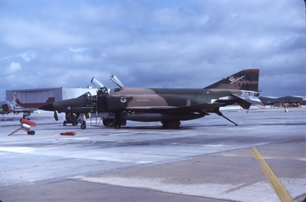 https://www.angelfire.com/dc/jinxx1/Phantoms/RF-4C_66-0444__67th_TRW___Bergstrom__Feb_83___1a.jpg