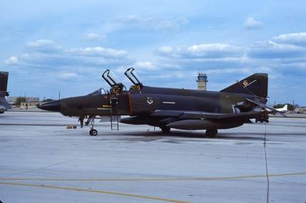 https://www.angelfire.com/dc/jinxx1/Phantoms/RF-4C_67-0456__67th_TRW___Bergstrom___Apr_85___1a.jpg