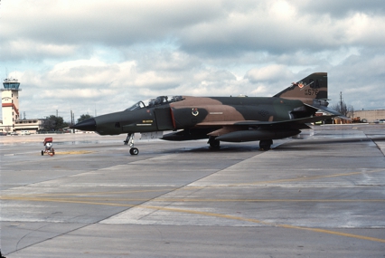 https://www.angelfire.com/dc/jinxx1/Phantoms/RF-4C_68-0576__67th_TRW___Bergstrom__Feb_83___1a.jpg