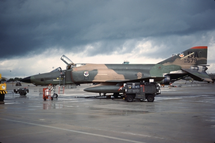 https://www.angelfire.com/dc/jinxx1/Phantoms/RF-4C_68-0579__67th_TRW___Bergstrom__Nov_83___1a.jpg