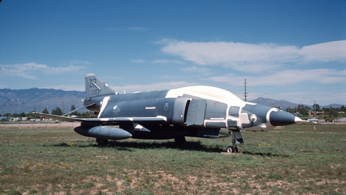 https://www.angelfire.com/dc/jinxx1/Phantoms/RF-4C_68-0583__26th_TRW___AMARC__Apr_93___1a.jpg