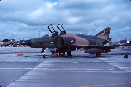 https://www.angelfire.com/dc/jinxx1/Phantoms/RF-4C_68-0594__67th_TRW___Bergstrom__Feb_83___1a.jpg