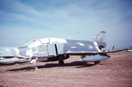 https://www.angelfire.com/dc/jinxx1/Phantoms/RF-4C_68-0600__190th_TRS___AMARC__Sep_89___1a.jpg