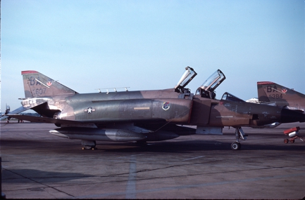https://www.angelfire.com/dc/jinxx1/Phantoms/RF-4C_68-0607__67th_TRW___Bergstrom__Sep_79___1a.jpg