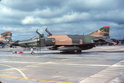 https://www.angelfire.com/dc/jinxx1/Phantoms/RF-4C_69-0377__67th_TRW___Bergstrom__Feb_83___1a.jpg