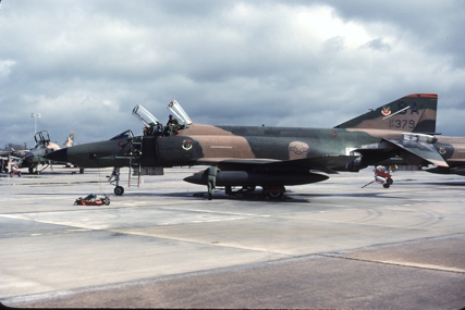 https://www.angelfire.com/dc/jinxx1/Phantoms/RF-4C_69-0379__67th_TRW___Bergstrom__Feb_83___1a.jpg