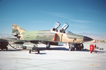 https://www.angelfire.com/dc/jinxx1/Phantoms/RF-4C_72-0146__67th_TFW___Nellis__Nov_80___1a.jpg
