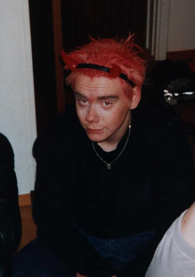 Den h�r� s�ta pojken kom ox� dit och f�rs�kte se lite elak ut.. lyckades inte..