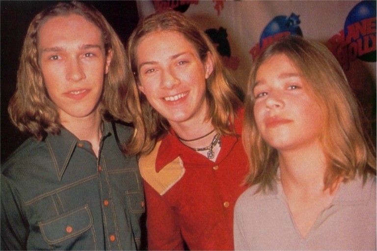 ike: no, this is not my best bunny rabbit impersonation! i do austin powers much better...
tay: gawd, i know i'm hot, so why doesn't everyone just go ahead and tell me?!? 
zac: ummm yeah, my neck doesn't hurt or anything. itz just being hyperextended a few inches. no big deal.