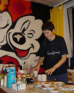 Sonja vendas teojn kaj t.n. tasportojn