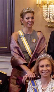 Queen Sofia of Spain and Maxima Zorreguieta in October 2001