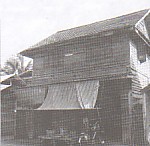 ตั้งหีบหนังสือธรรมะให้คนยืมอ่านที่ร้านไชยา พานิช