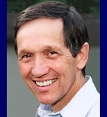 Dennis Kucinich for President in 2004!  Photo courtesy of Robin Doyno.  We invite you to help sustain the movement.  CLICK HERE to invest in our country's future.