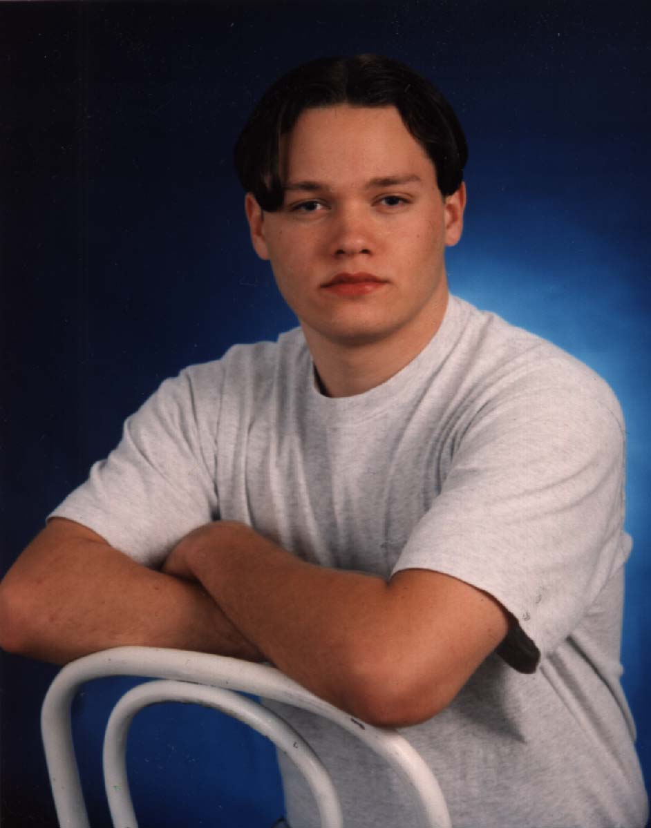 Senior picture, summer of 95, I was 17 here, 220lbs.