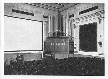 The Oakland Theatre in Chacago installed a 2/8 Wangerin in 1914.  The theatre's owner, remarking on the instrument's quality, noted that 'although used daily for many hours, it has never given any trouble; on the contrary it is at all times a pleasure to note the satisfaction its music gives to our patrons.'