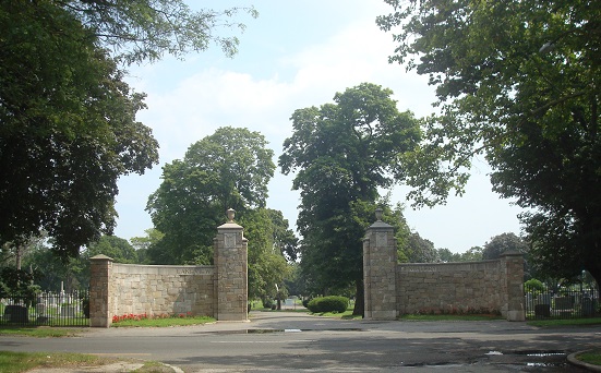 Lakeview Cemetery entrance