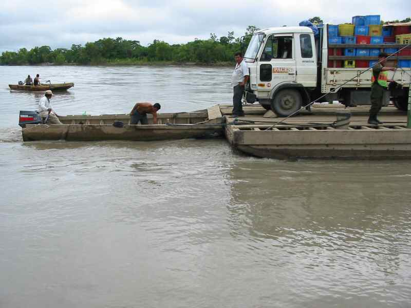 Cruce del rio Chapare en Balsa  chapare_05.jpg