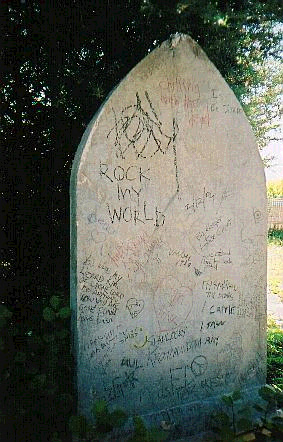 Prop4.jpg (76709 bytes)