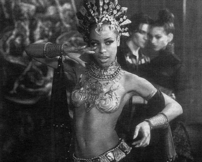 QueenAkasha.jpg (50755 bytes)