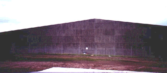 Warehousepic2.jpg (38089 bytes)