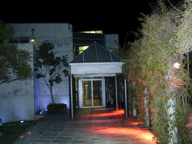 frntent.jpg (91075 bytes)